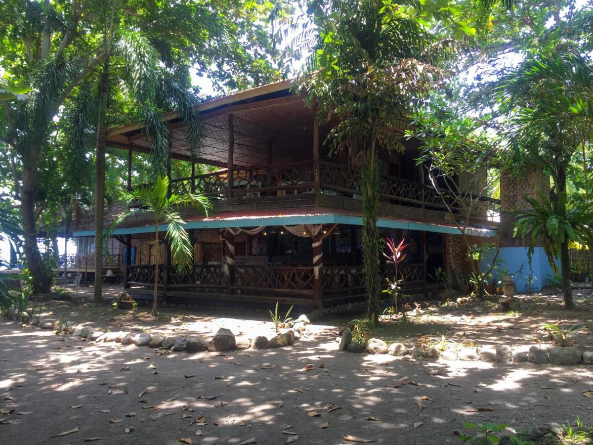 Beach House Resort And Dive Center Mambajao Ngoại thất bức ảnh