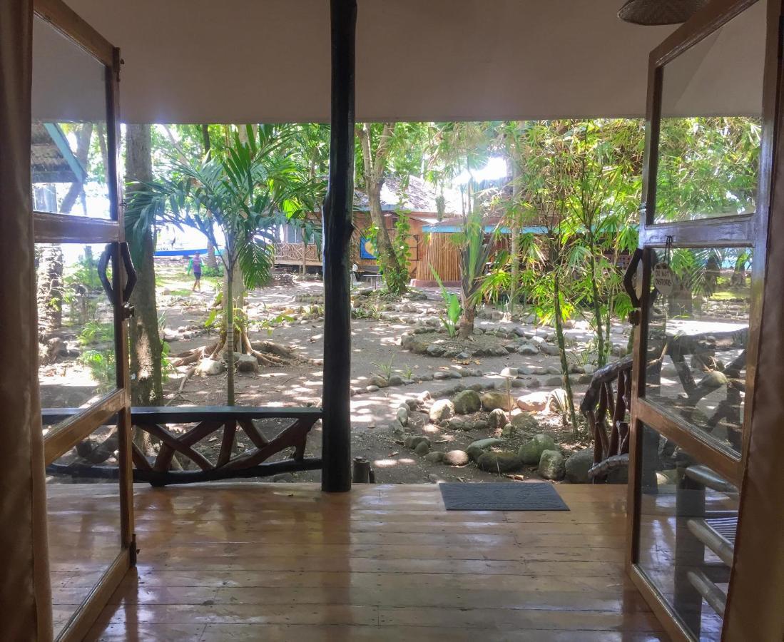 Beach House Resort And Dive Center Mambajao Ngoại thất bức ảnh